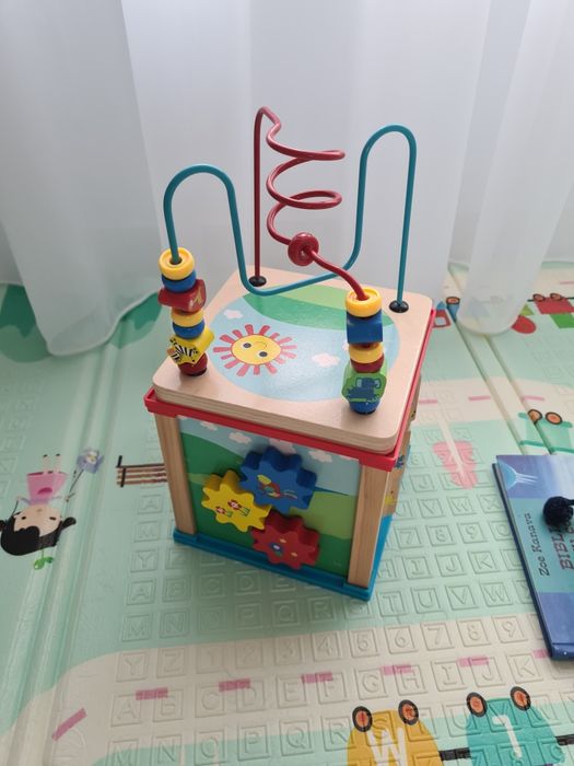 Cub interactiv educativ