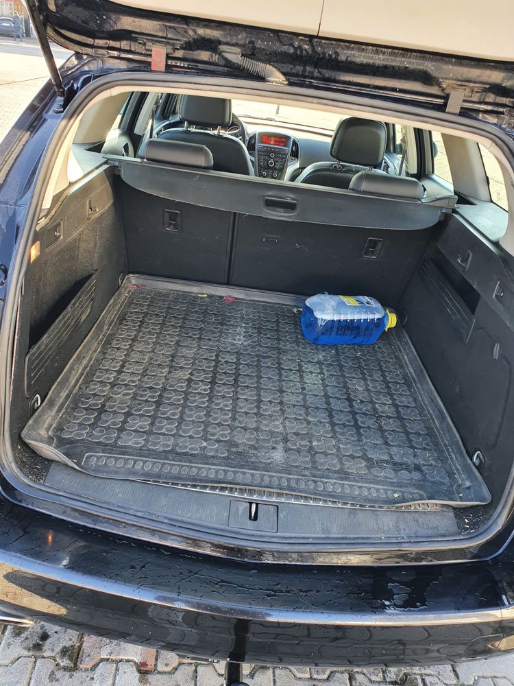 Opel astra J 2011