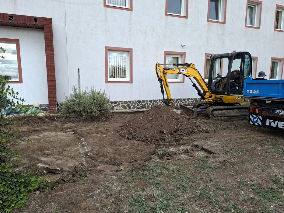 Inchiriere miniexcavator 3t in tot judetul Arad