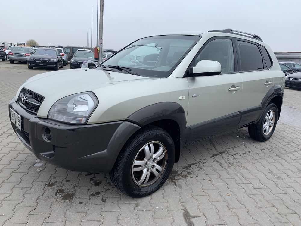 Hyundai Tucson 2.0CRDI/4x4/136кс,На части