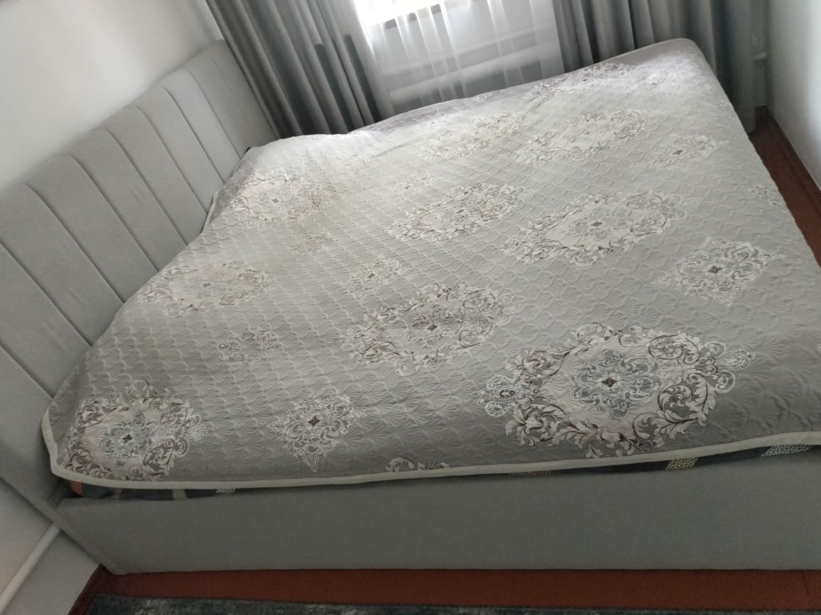 Продается кровать, размер 200/200