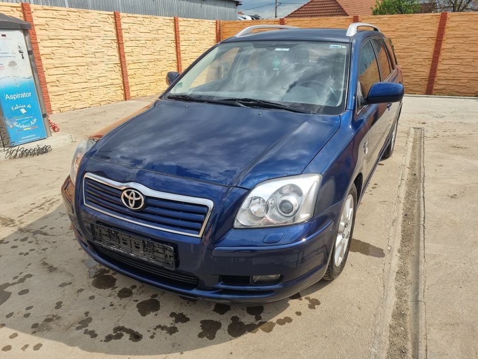 Dezmembrez Toyota Avensis T25 2.2 Dcat 177 cp
