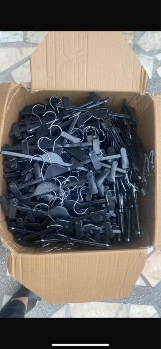 Umerase clips albe si negre