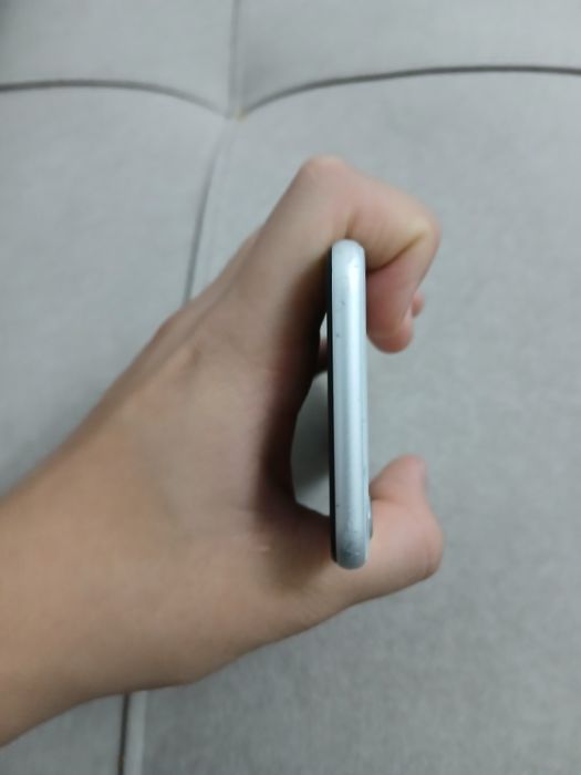 Iphone se2 в отличном состоянии