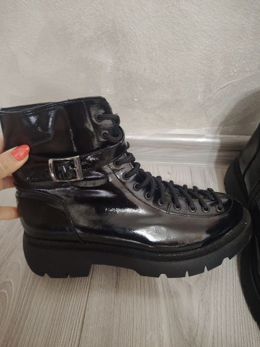 Ghete dama imblanite, nr 38 din piele.