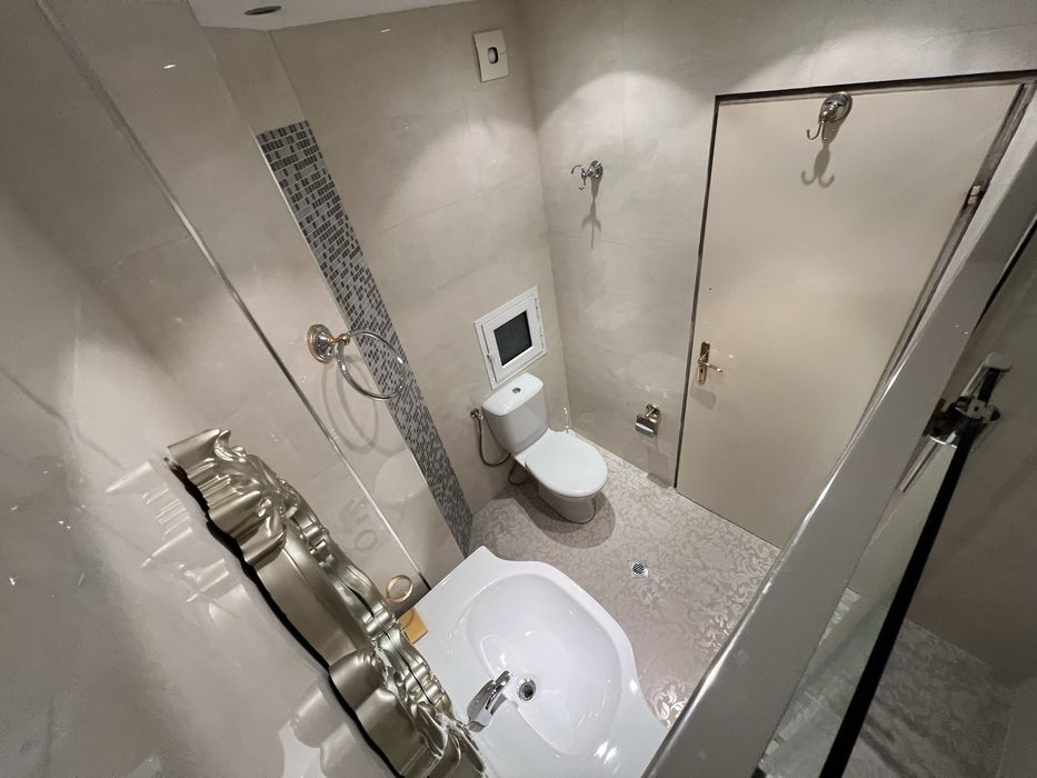 Дава се под наем Четиристаен апартамент в София, Лозенец - 135 кв.м за 1350 € - Снимка #6