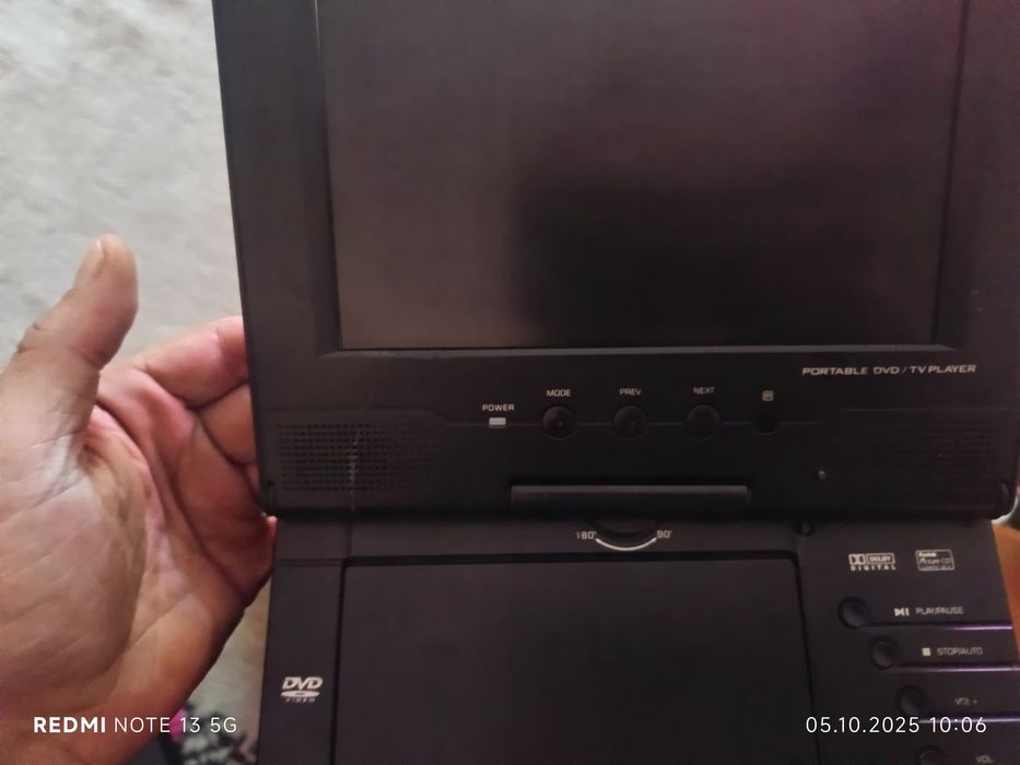 Se vând doua dvd playere la set