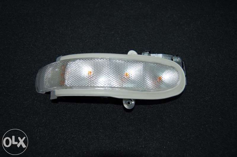 Странични мигачи в огледалото за Мерцедес W203