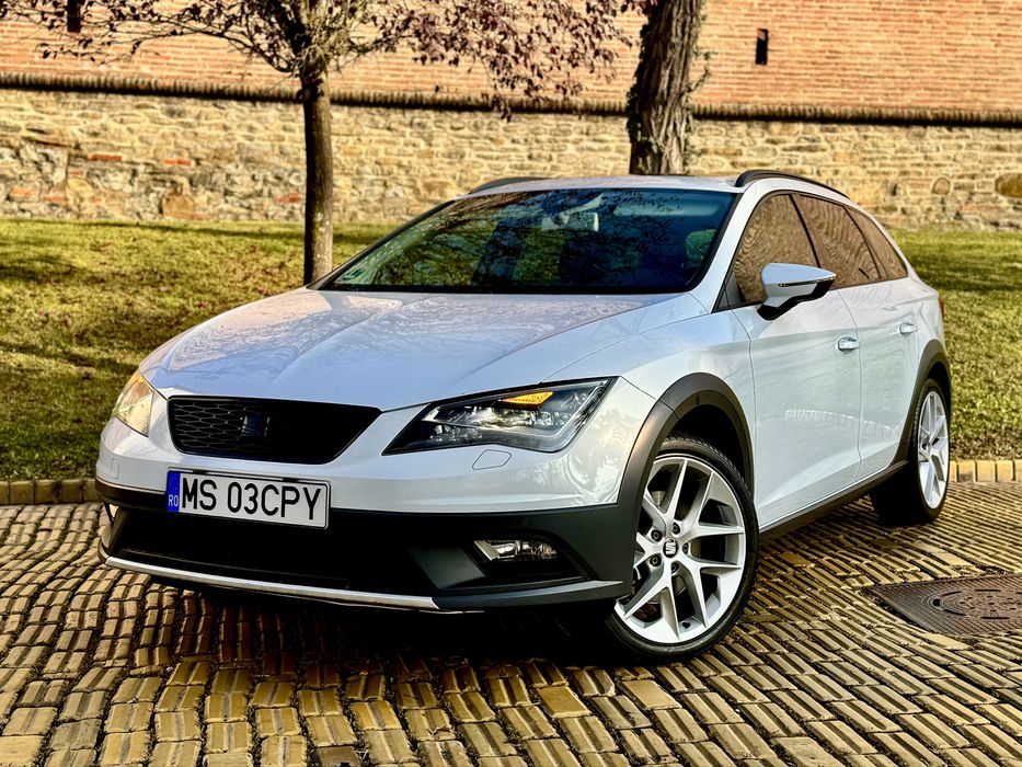 Seat Leon XPerience•4x4•DSG•Matrix Led•Distronic•Lane assist•Alcantara