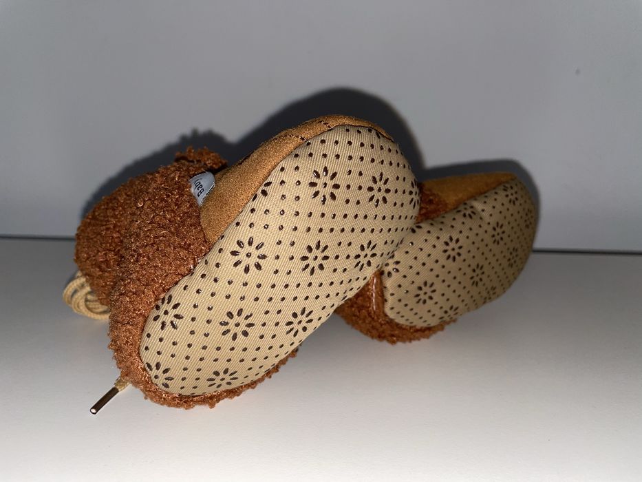 Botosei bebelusi marimea 18 maro/bleu