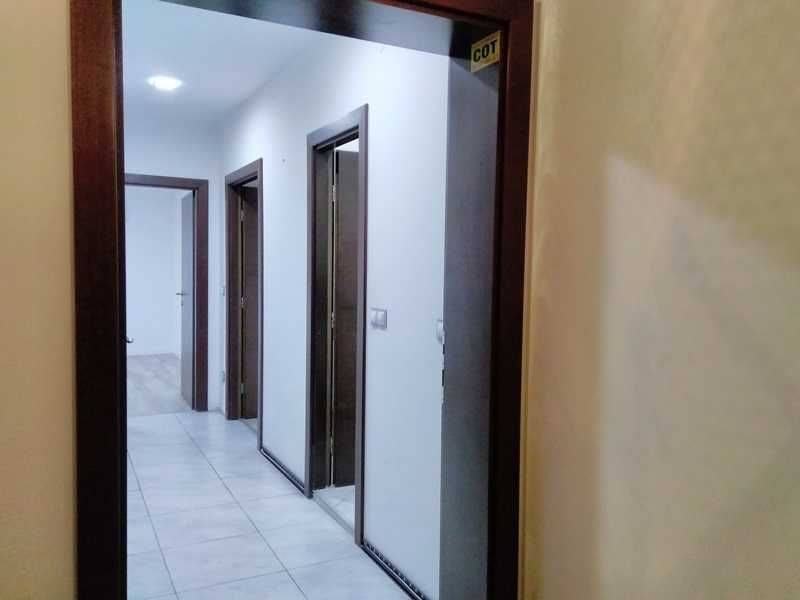 Офис под наем – 93 кв.м в бизнес сграда