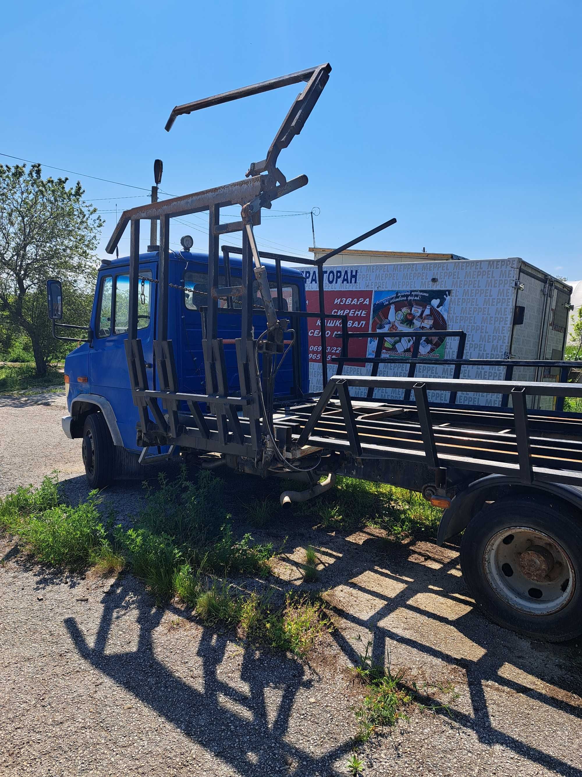 Камион за рулонни бали