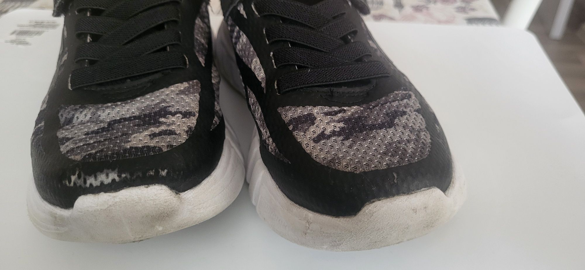 Skechers детски светещ