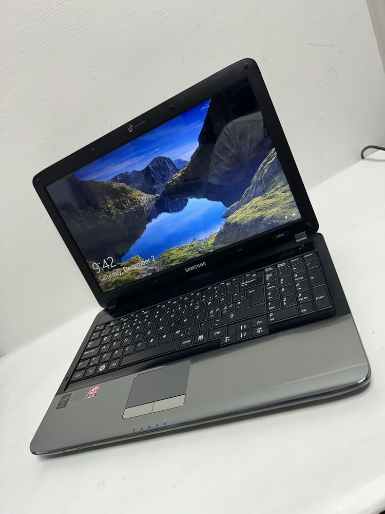 Laptop Samsung R540-15.6 led- Intel Core i5- 8Gb Ram- 500Gb-Windows 10