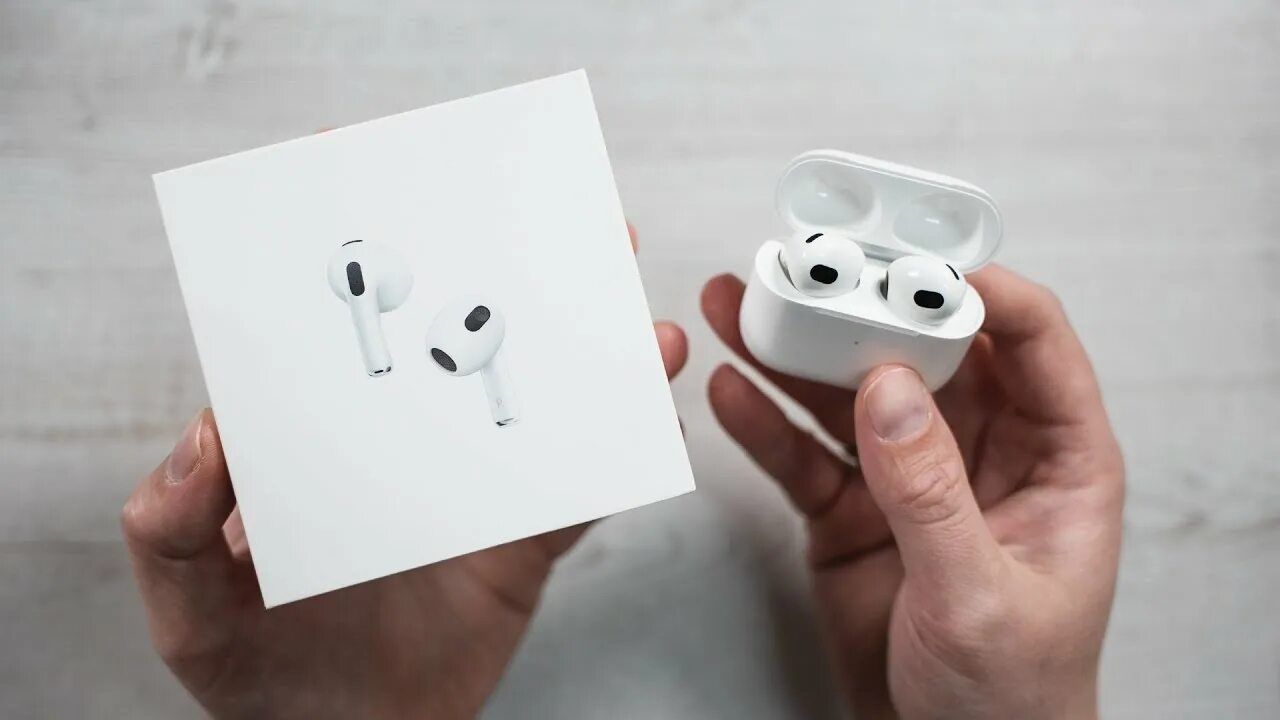 Airpods 3 —  lux