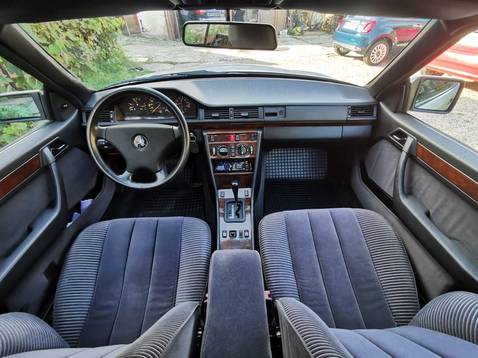 Vând Mercedes Benz w124 300CE coupe