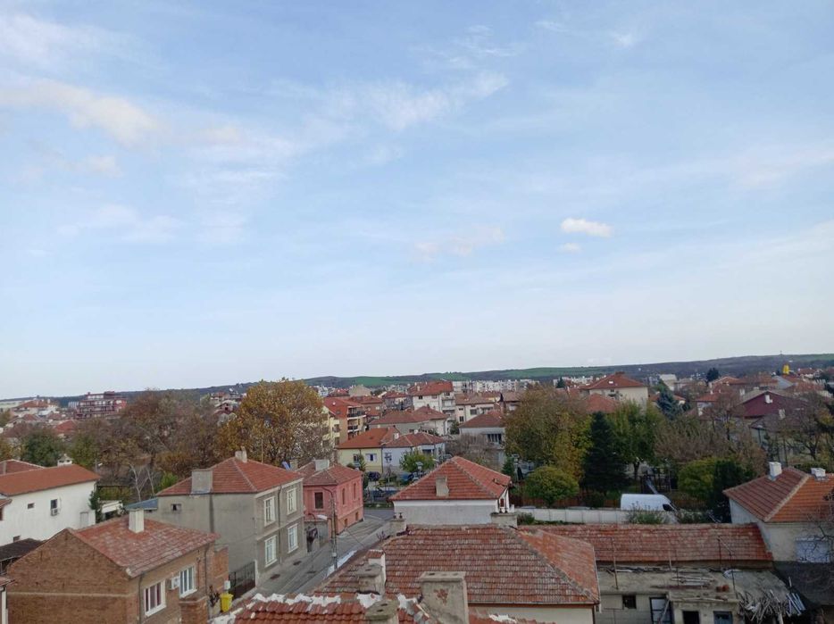 Луксозен тристаен апартамент с панорамни гледки - Свиленград, център