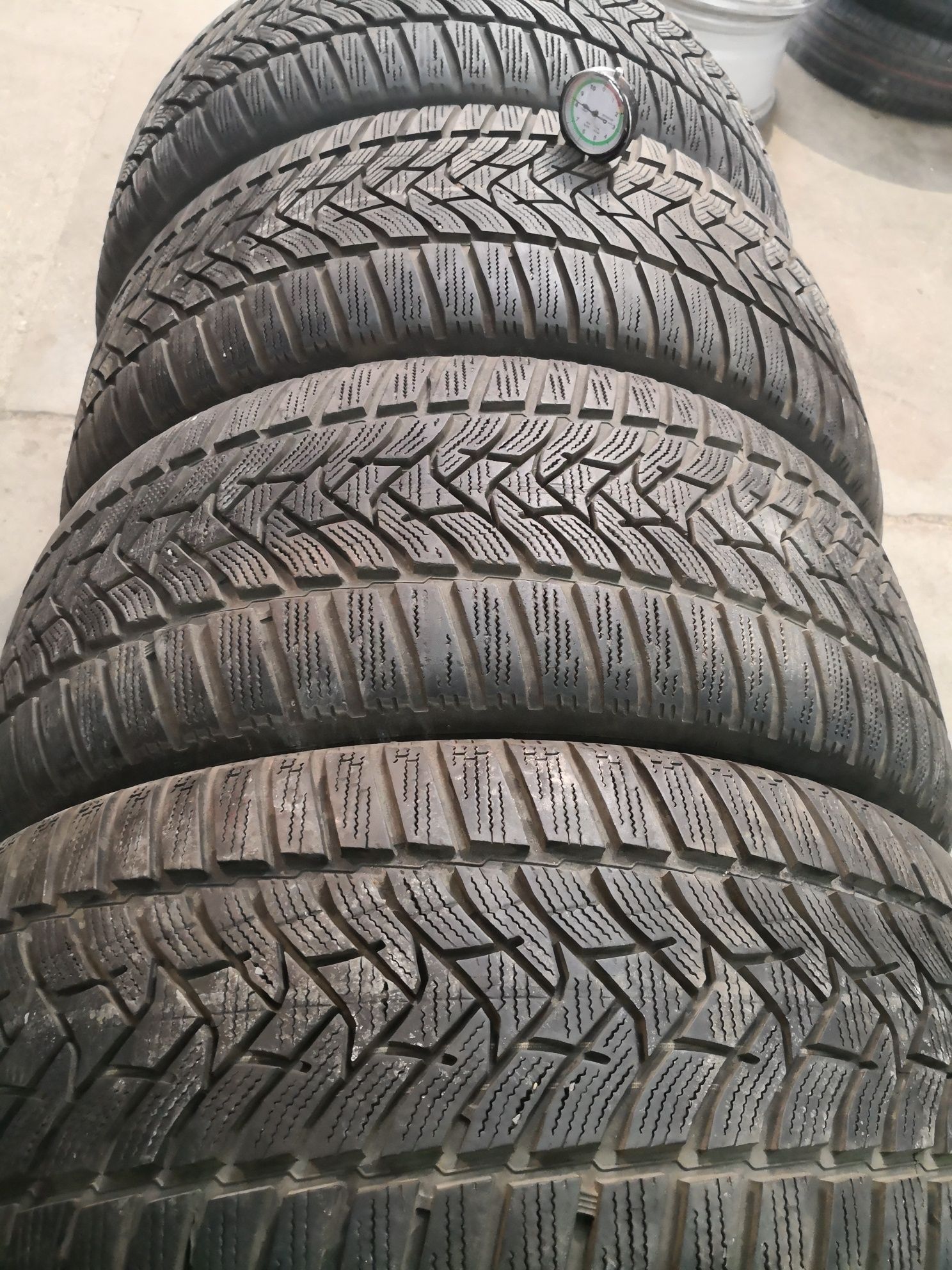 245 40 18 цола гуми като нови dunlop