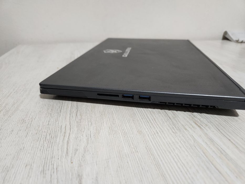 Нотбук i7 9750H RTX 2070 max Q 8 gb Galleria японская фирма