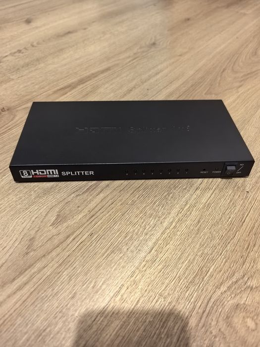 HDMI splitter 1x8