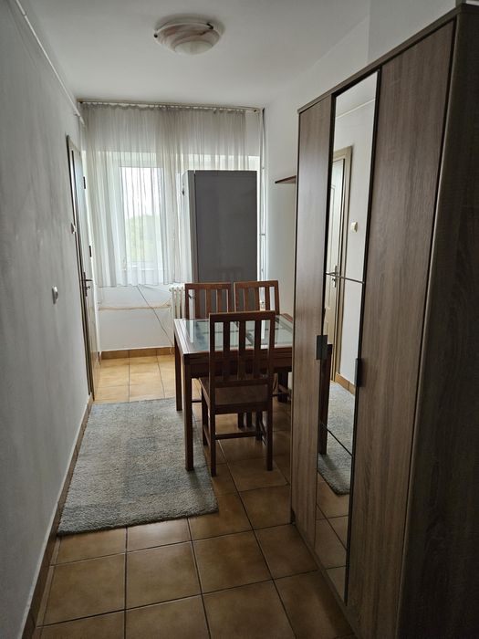 Inchiriez apartament