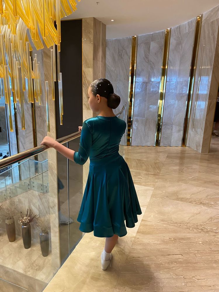 Продам рейтинговое платье город Астана