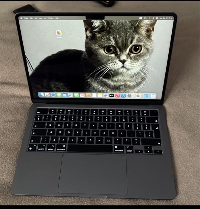 Vand Macbook Air 13’’ procesor Apple M3