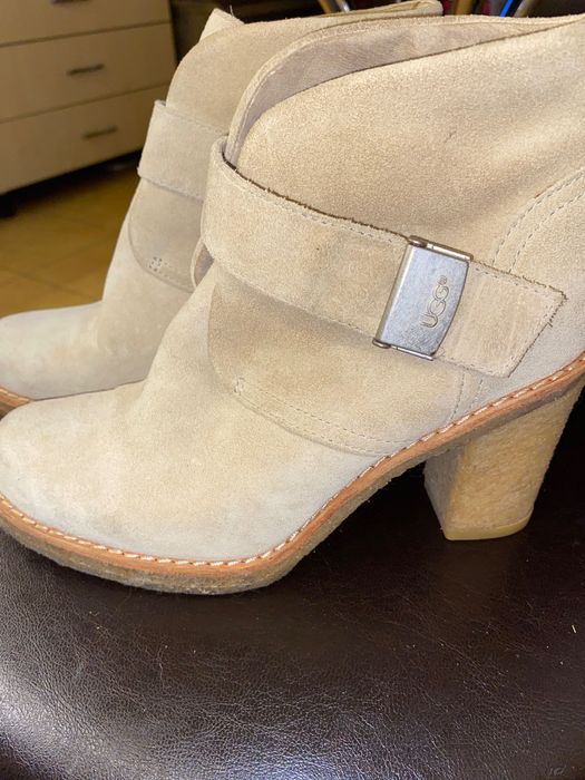 Ghete UGG piele bej
