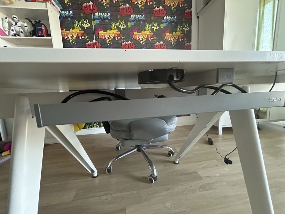 Birou + scaun de birou rotativ