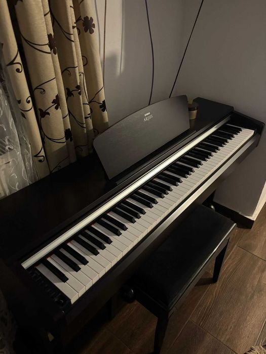 Pian digital Yamaha Arius YDP-105 – stare foarte bună