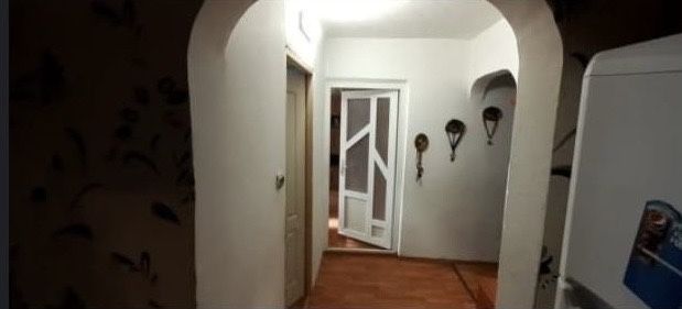 Apartament Zona 9 mai 4 camere+2 bai+balcon+gradina+uscatorie!