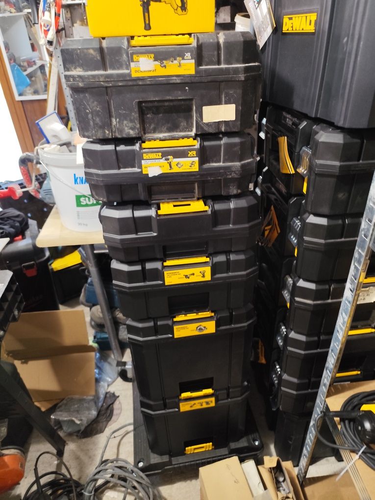 Акумулаторни машини Девалт DeWALT нови и използвани
