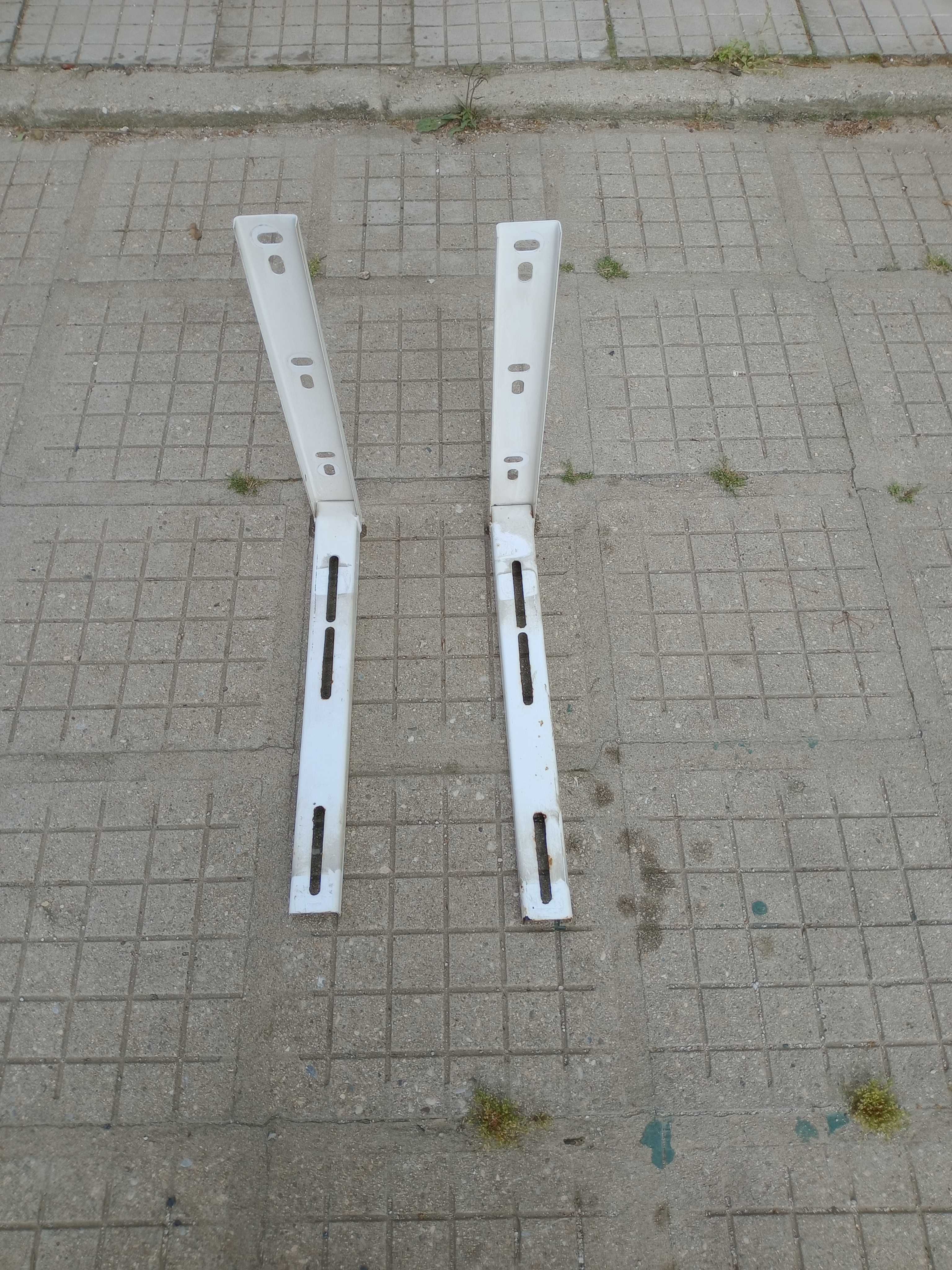 Продавам стойки за климатик