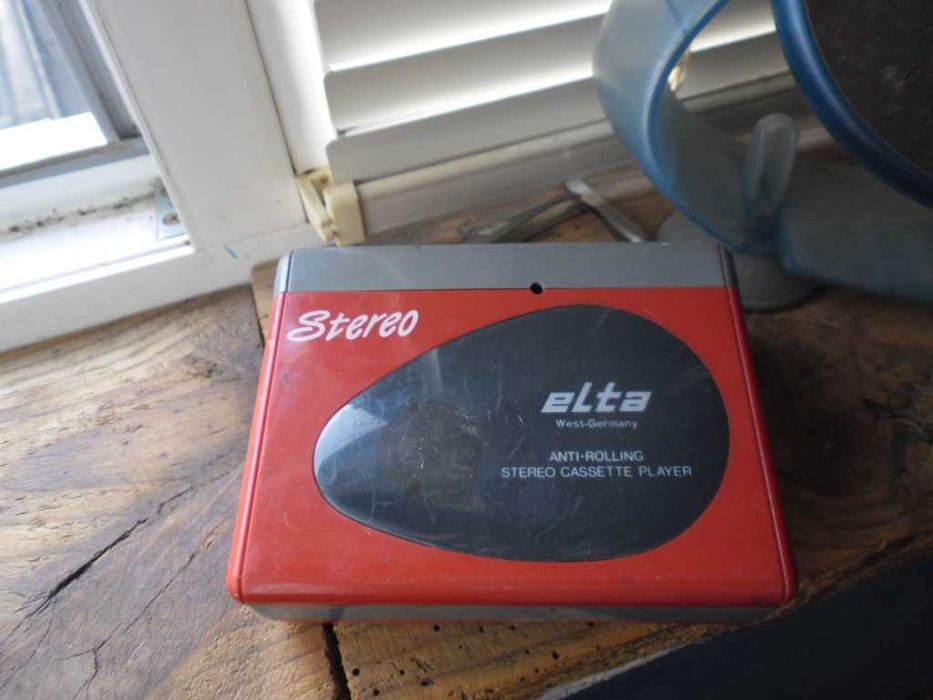 Продавам два уолкмена 15 за 2