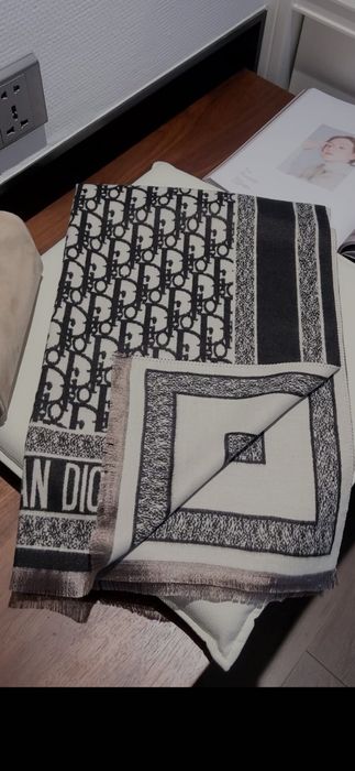 Fular Christian Dior, model 2026, 3 modele