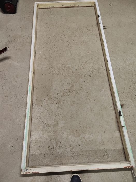 Temir eshik sotiladia