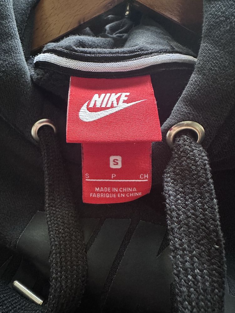 Дамски дълъг суичър Nike