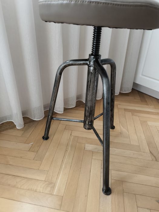 Винтидж бар стол на винт