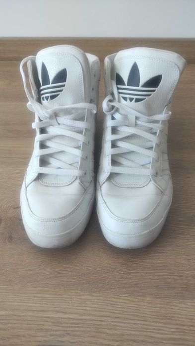 Бели кецове Adidas