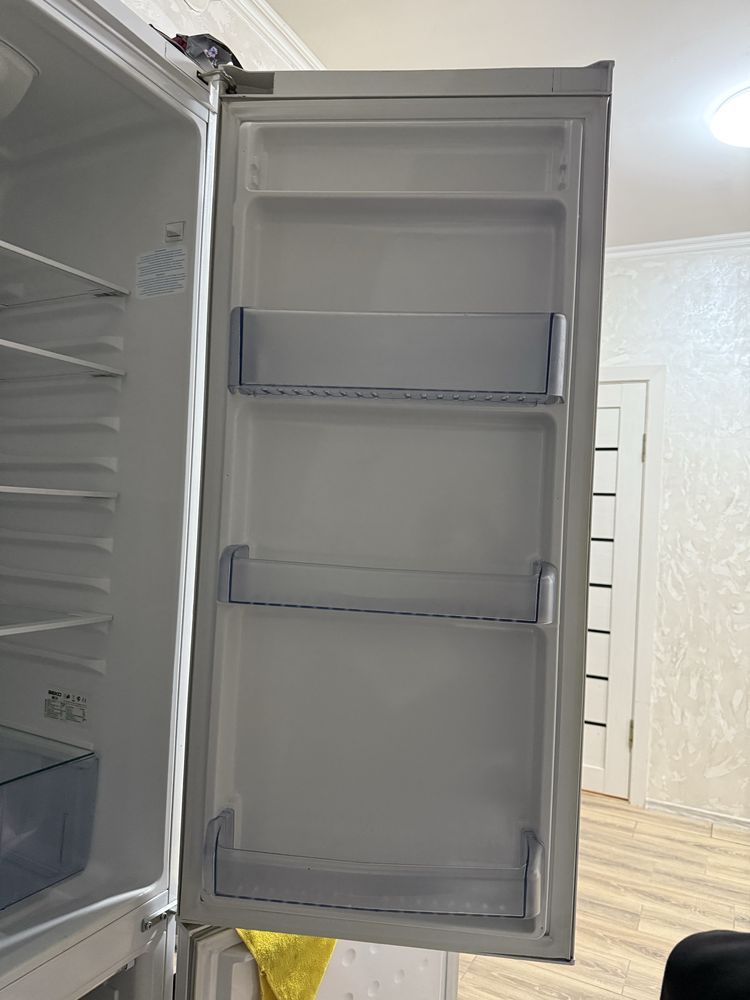 Холодильник BEKO CS332020