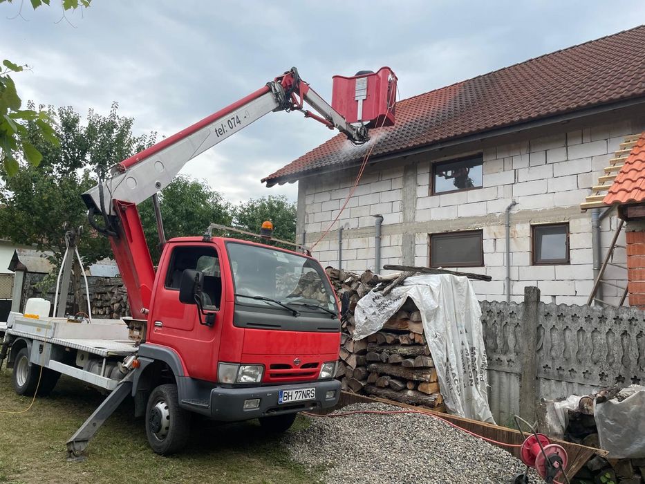 Inchiriez Nacela Nissan Platforma aeriana, lucru la înălțime, Toaletat