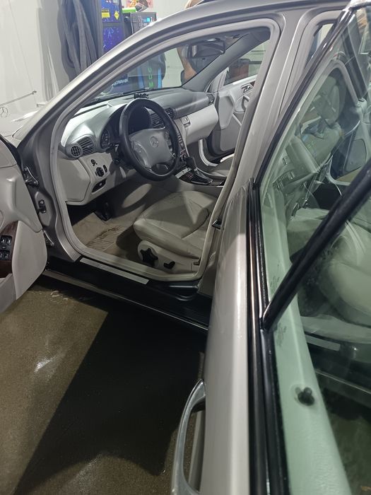 Мерцедес бенз С180 Компресор 2005Г