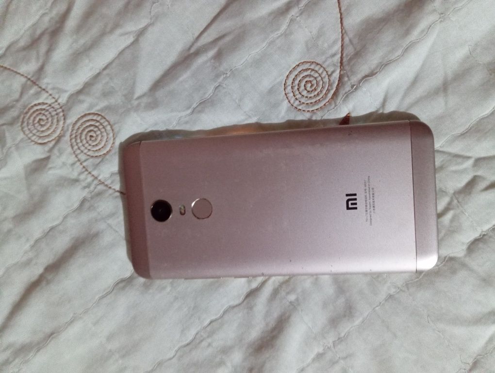 Redmi 5 plus телефон