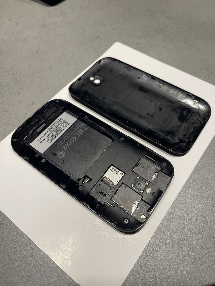 Старый смартфон HTC на запчасти
