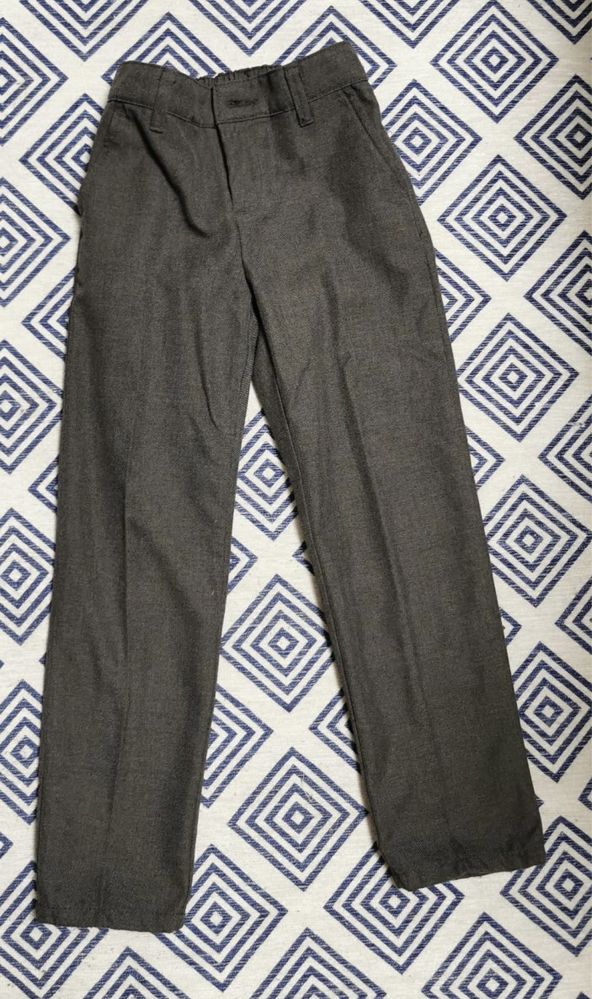 Pantalon baieti 6-7 ani