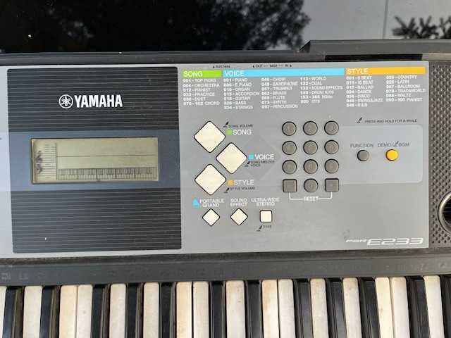 Pian Digital Portabil Yamaha PSR-E233