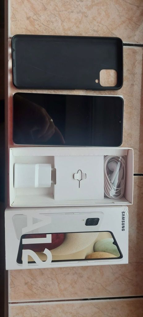 Vând telefon Samsung Galaxy A12