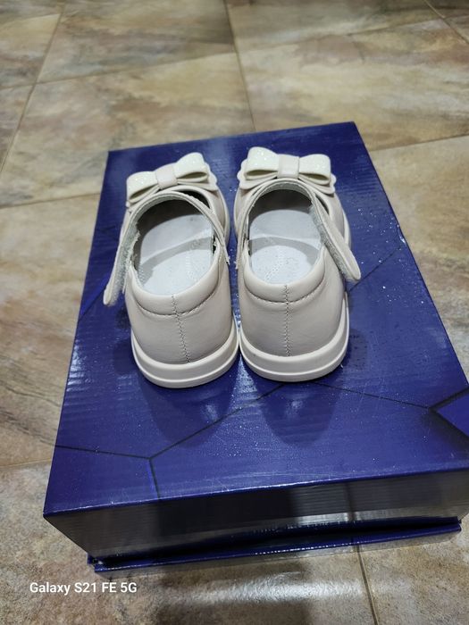 Красиви детски обувки