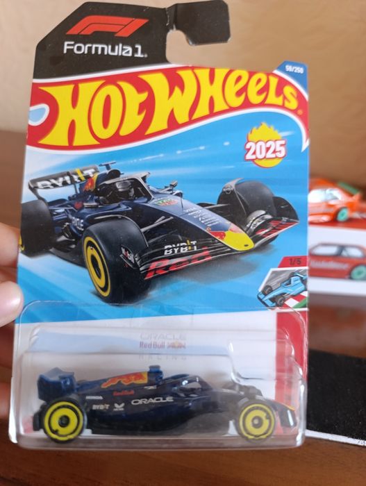 Formula 1 hot wheels  redbull