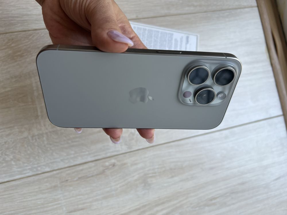 Iphone 15 Pro (128 GB)пользовались пару месяцев